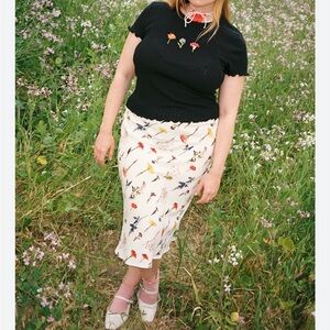 Lisa Says Gah Pencil Skirt - Cream with Multicolor Design